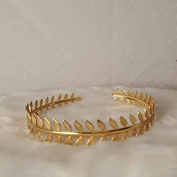 Bicep jewelry store